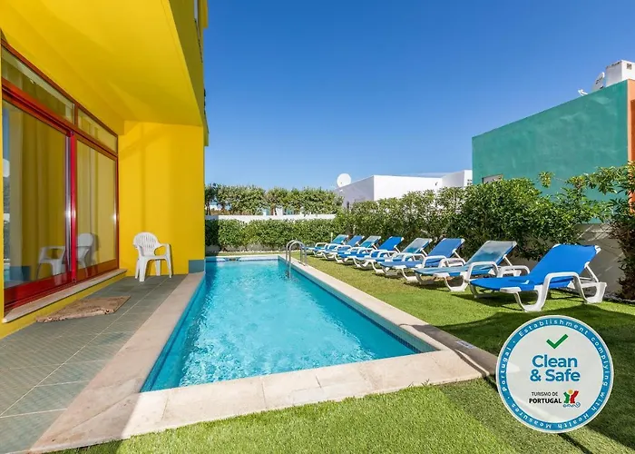 14 Marina De Villa *